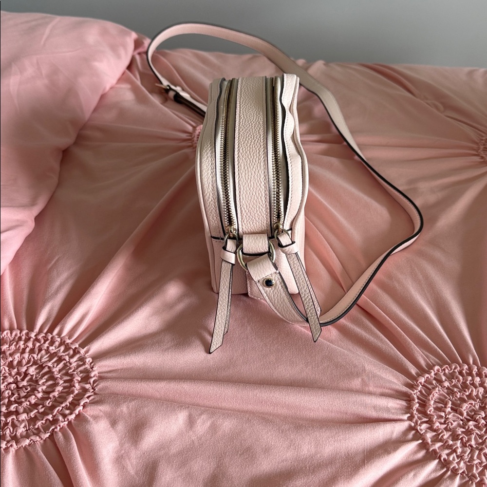 kate spade Blush Pebbled Leather Camera Bag with Gold Logo - Picture 4 of 4